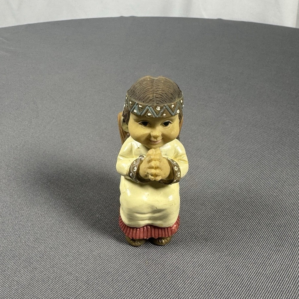 Bob Schneeberg Native American Girl Thanksgiving Figurine
